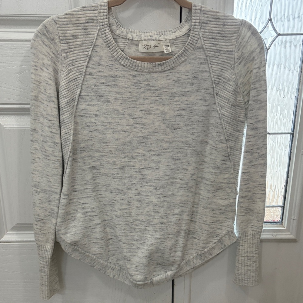 RD Style Gray Crew Neck Sweater